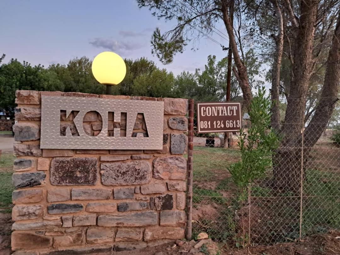 Koha Guesthouse Mariental Exteriör bild