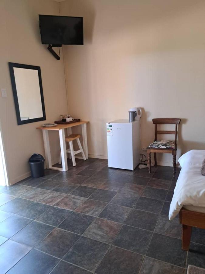 Koha Guesthouse Mariental Exteriör bild