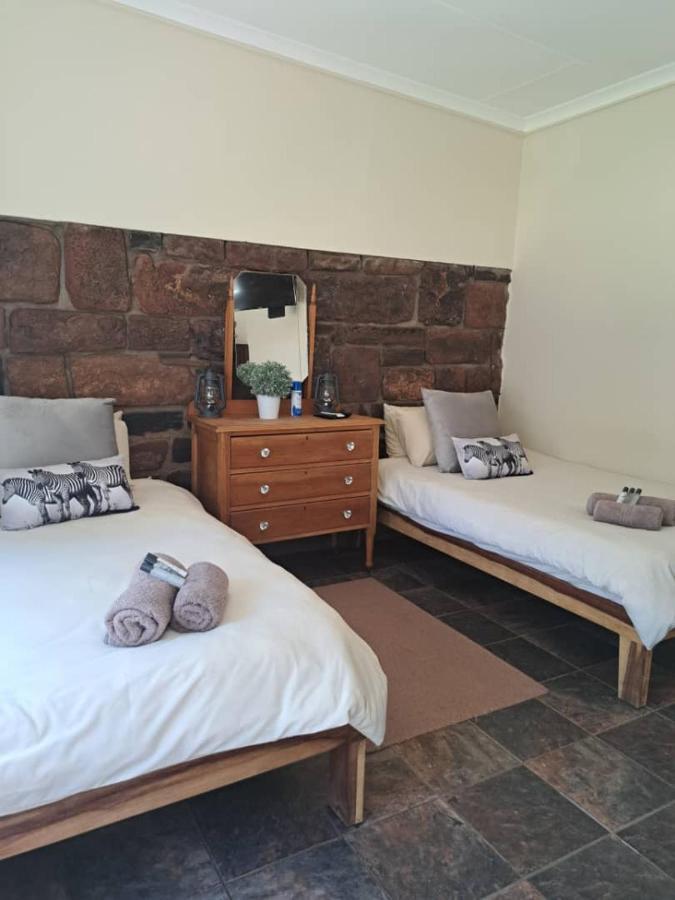 Koha Guesthouse Mariental Exteriör bild