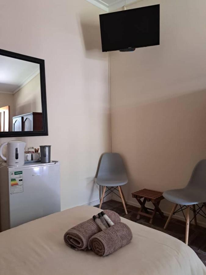 Koha Guesthouse Mariental Exteriör bild