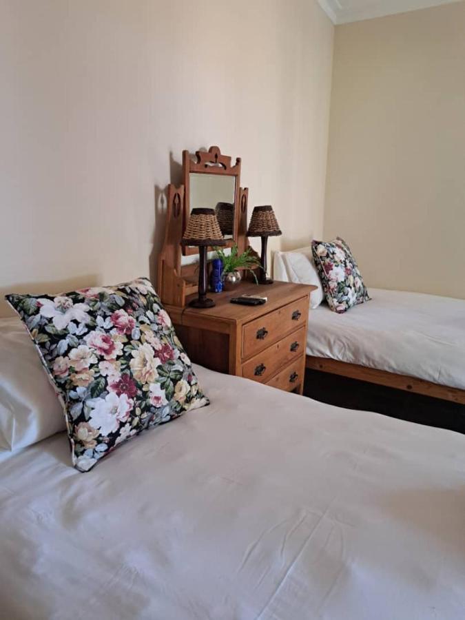 Koha Guesthouse Mariental Exteriör bild
